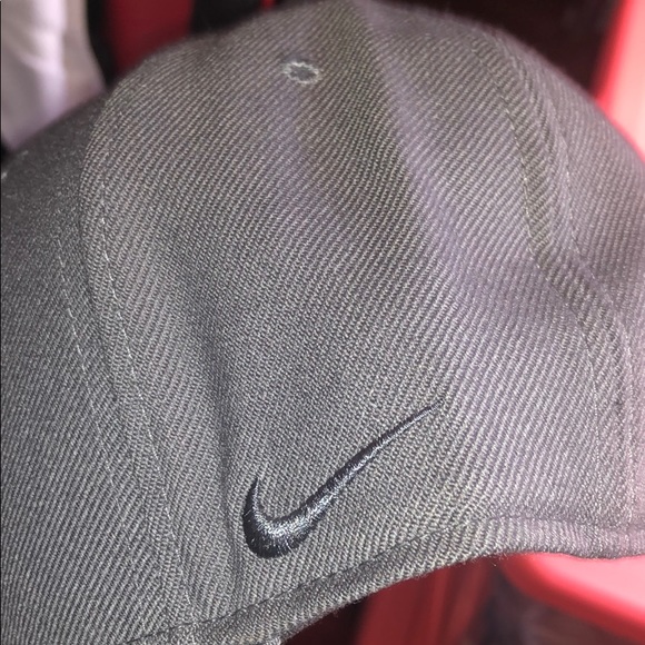 Nike hat - Picture 5 of 6